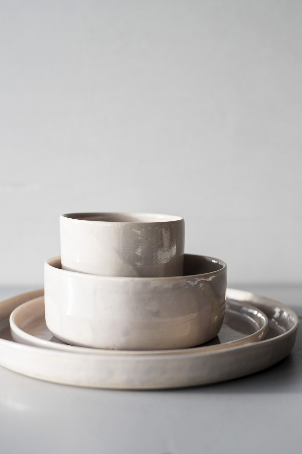 EARTHEN BY BRYCK | Ambachtelijk aardewerk EARTHEN BY BRYCK | Keramiek collectie | Cake Plate | Brown