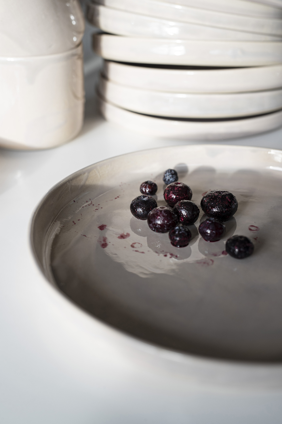 EARTHEN BY BRYCK | Ambachtelijk aardewerk EARTHEN BY BRYCK | Keramiek collectie | Cake Plate | Brown