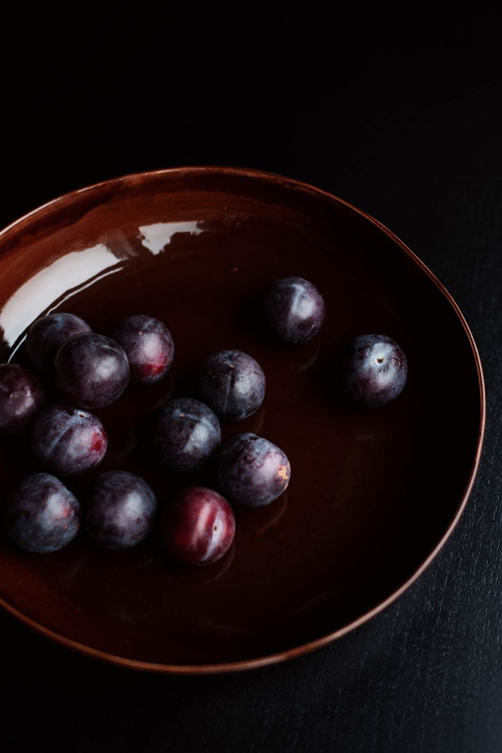 EARTHEN BY BRYCK | Ambachtelijk aardewerk EARTHEN BY BRYCK | Keramiek collectie | Cake Plate | Brown