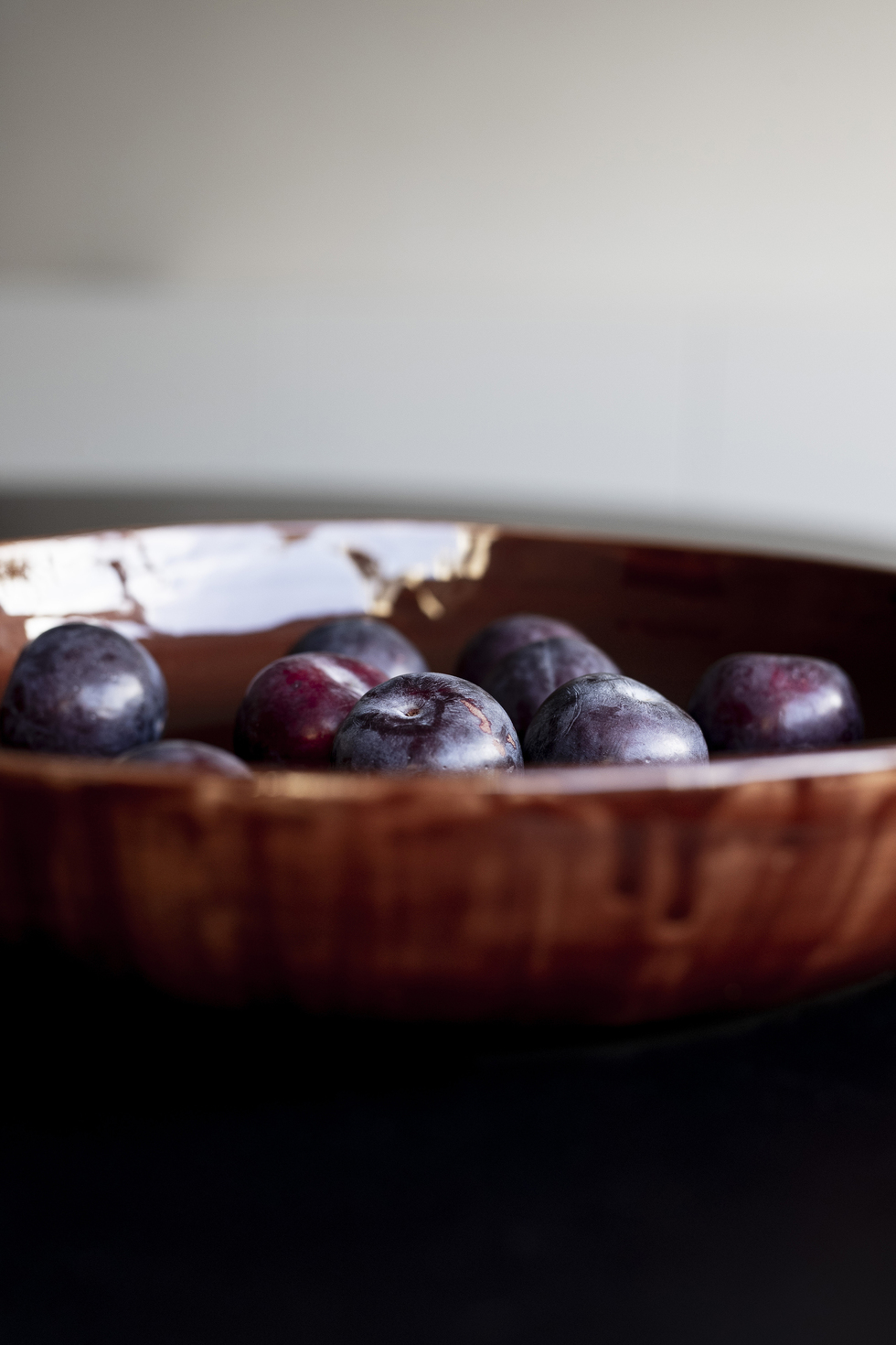 EARTHEN BY BRYCK | Ambachtelijk aardewerk EARTHEN BY BRYCK | Keramiek collectie | Cake Plate | Brown