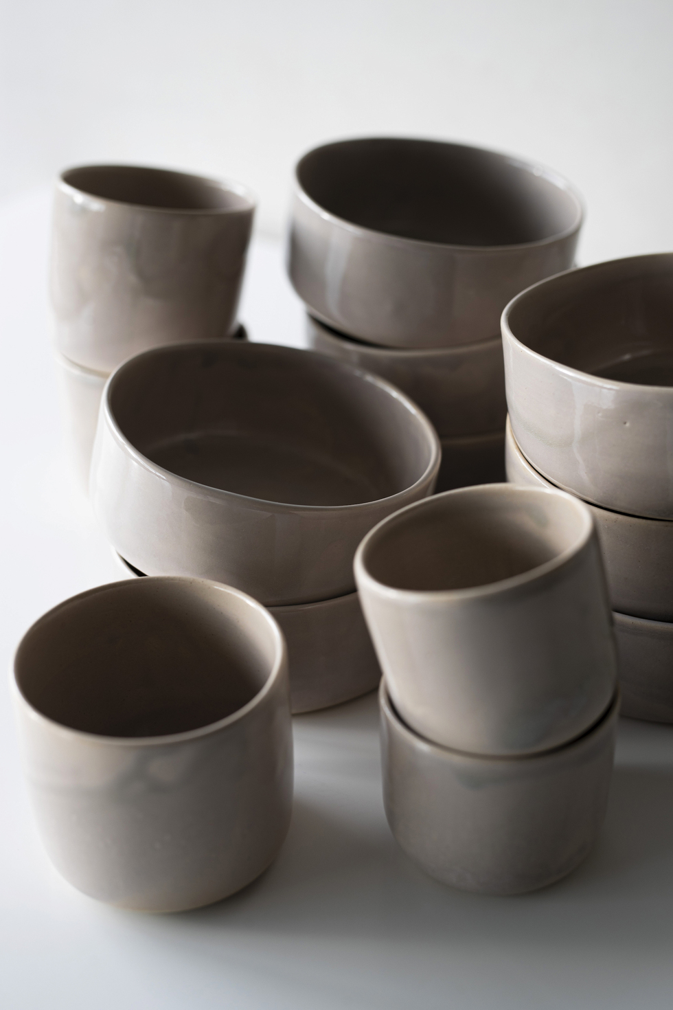 EARTHEN BY BRYCK | Ambachtelijk aardewerk EARTHEN BY BRYCK | Keramiek collectie | Cake Plate | Brown