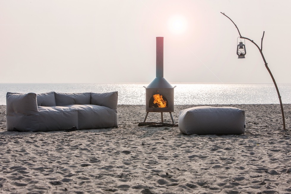 De ruime 3-zits Bryck Loungebank voor buiten en binnen