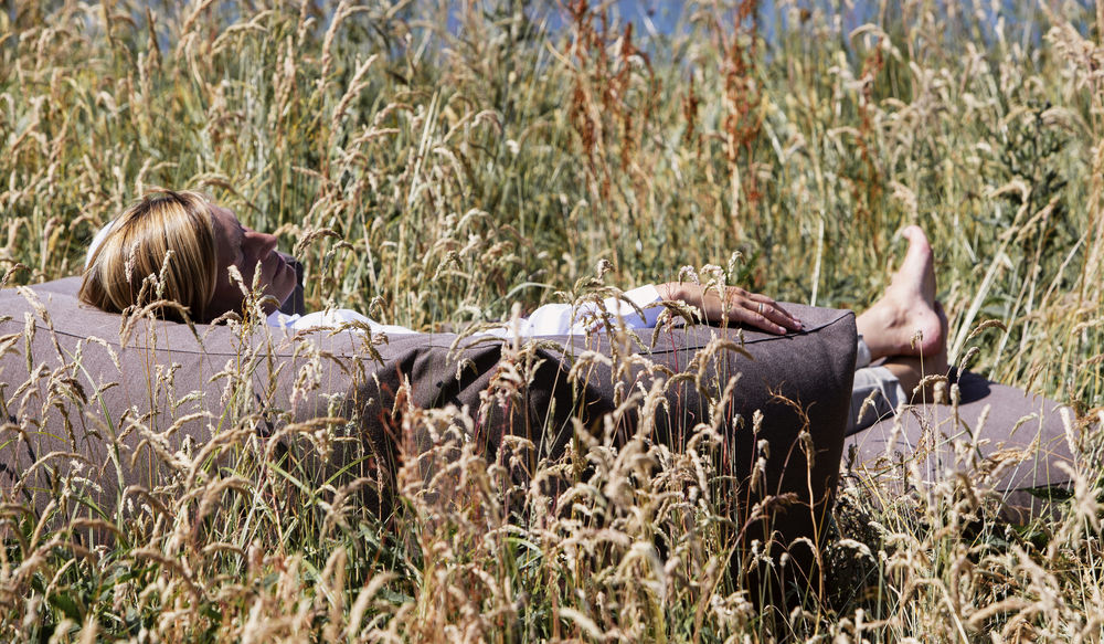 Neem plaats. Waar dan ook.