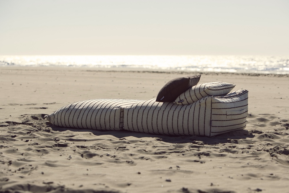 Stretch Daybed OUTSIDE THE LINES | Limited Edition 