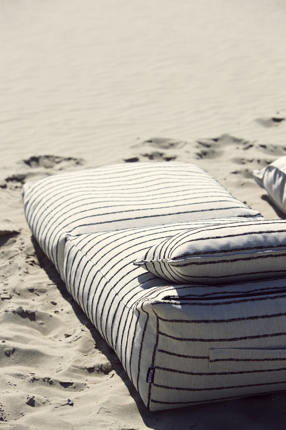 Stretch Daybed OUTSIDE THE LINES | Limited Edition 