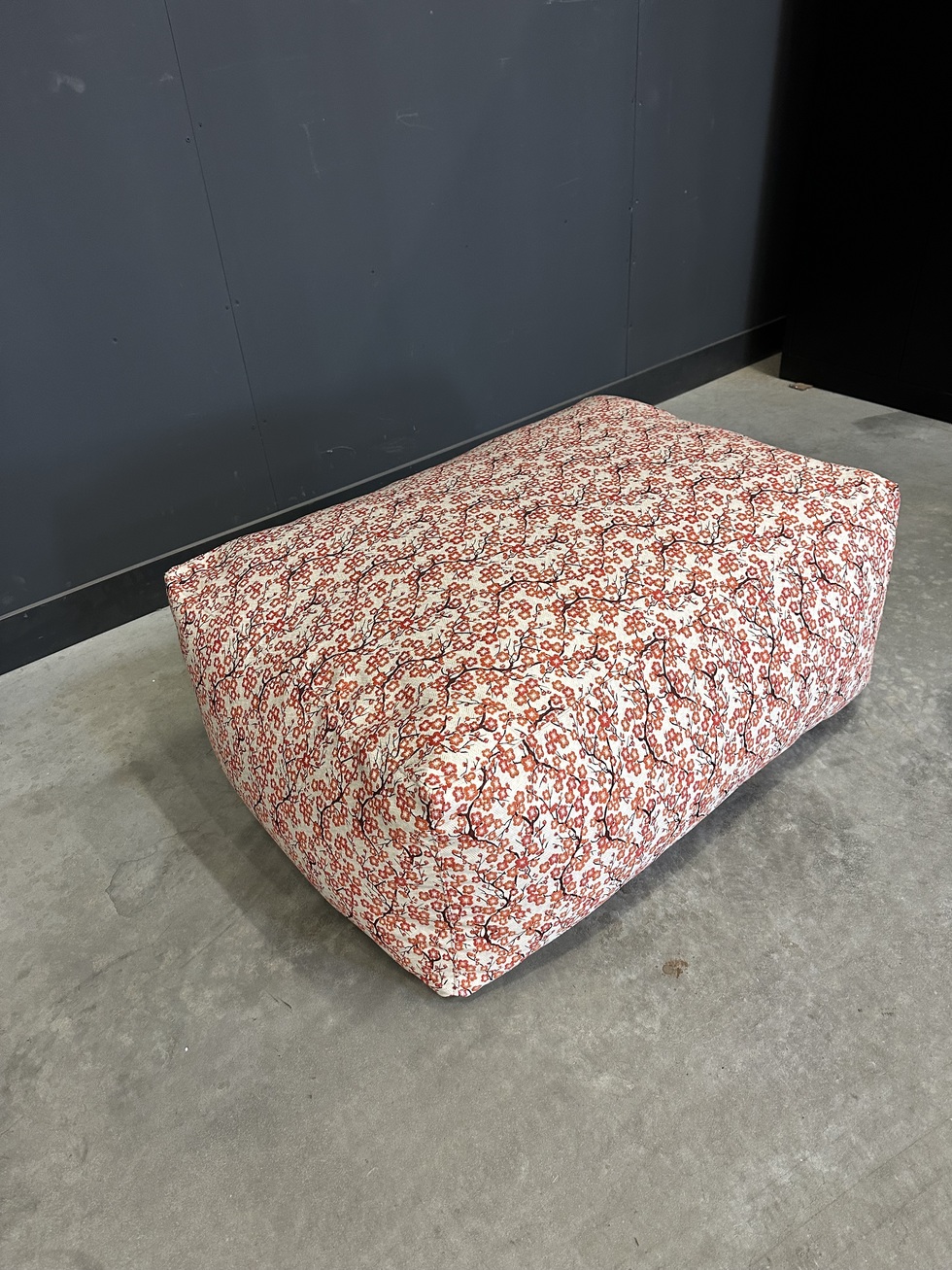 Quick shop product Hocker Flowers Retro