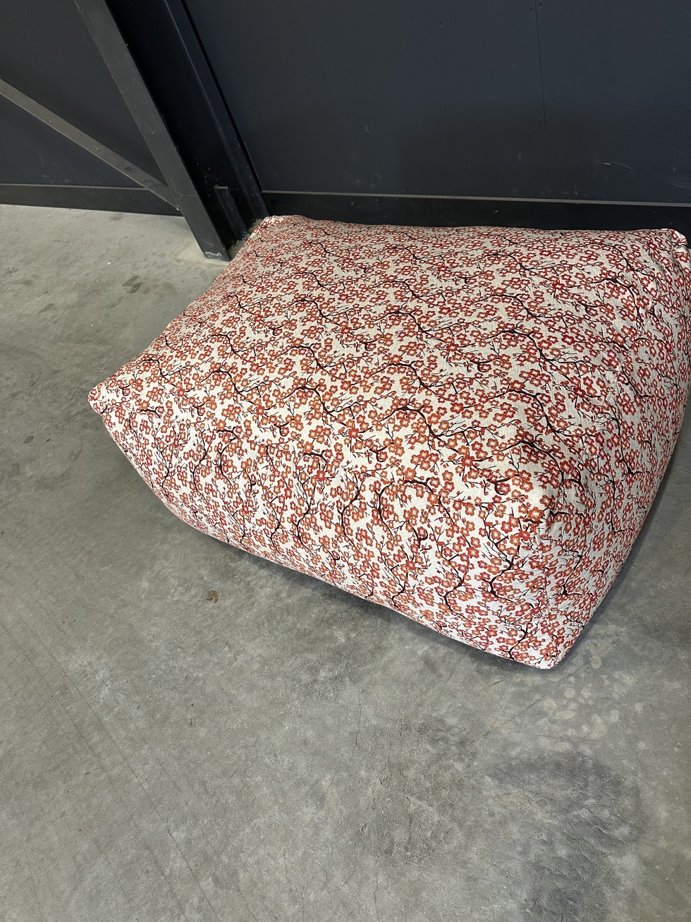 Quick shop product Hocker Flowers Retro