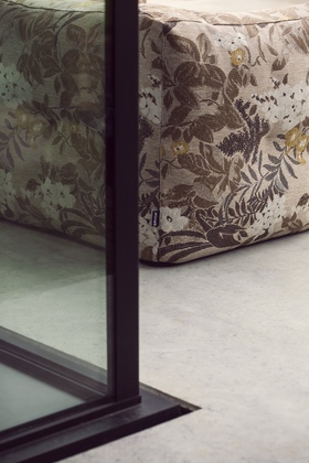 Hocker | LIMITED EDITION Hocker | Limited Edition | Flowers no. 2