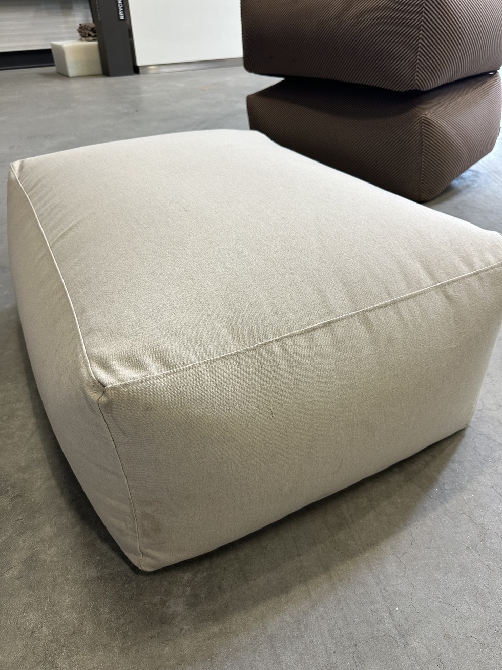 Quick shop product Couch 2-zits Off-white ECO | showroommodel 