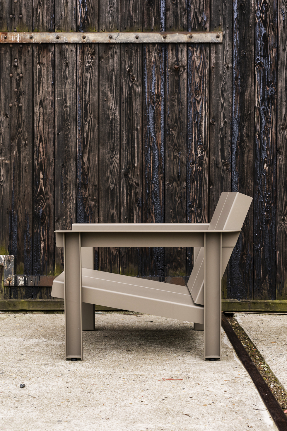 MUSTER Lounge Chair 