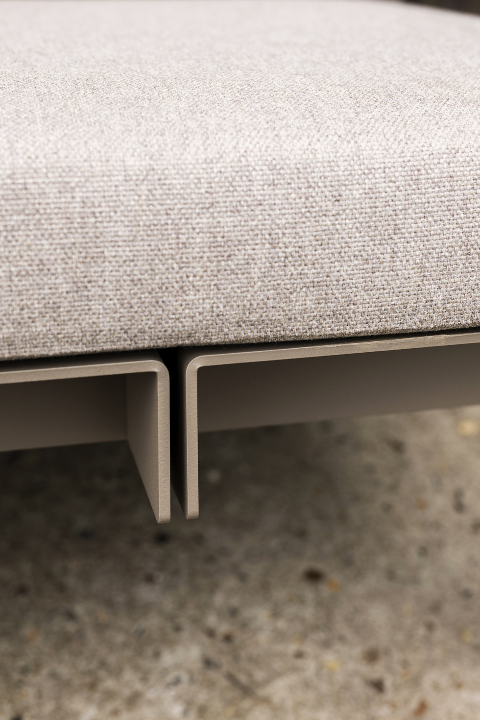 MUSTER Lounge Chair 