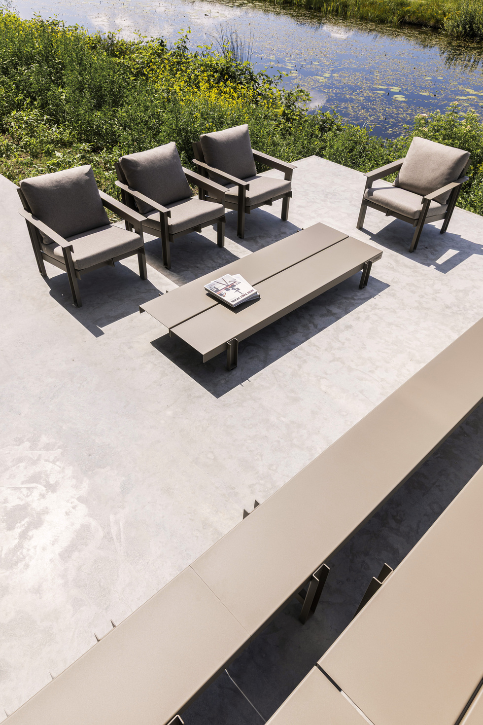 MUSTER Lounge Chair 